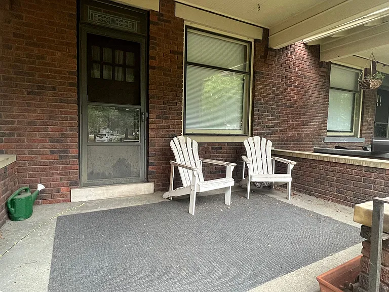 339 W 6th Ave — Photo 11