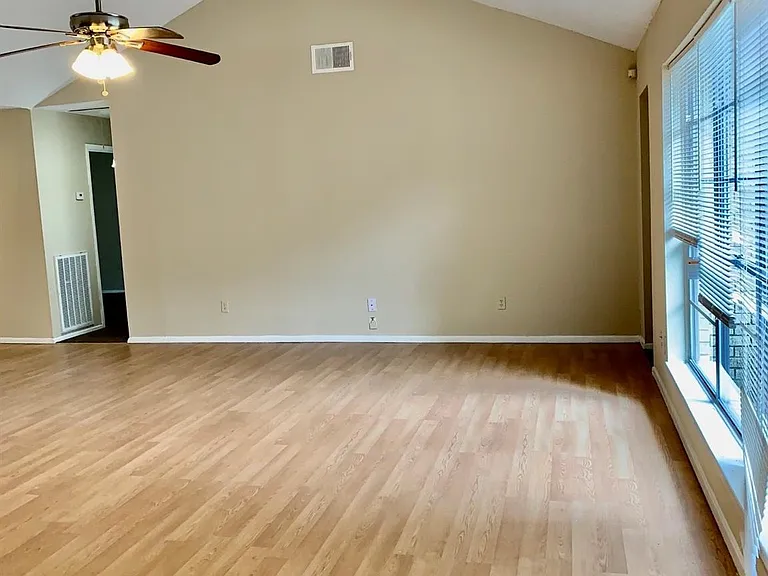 722 Stephanie Dr — Photo 7
