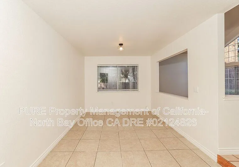 8 Voss Park Cir — Photo 8
