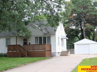 122 E 22nd St, Fremont, NE 68025