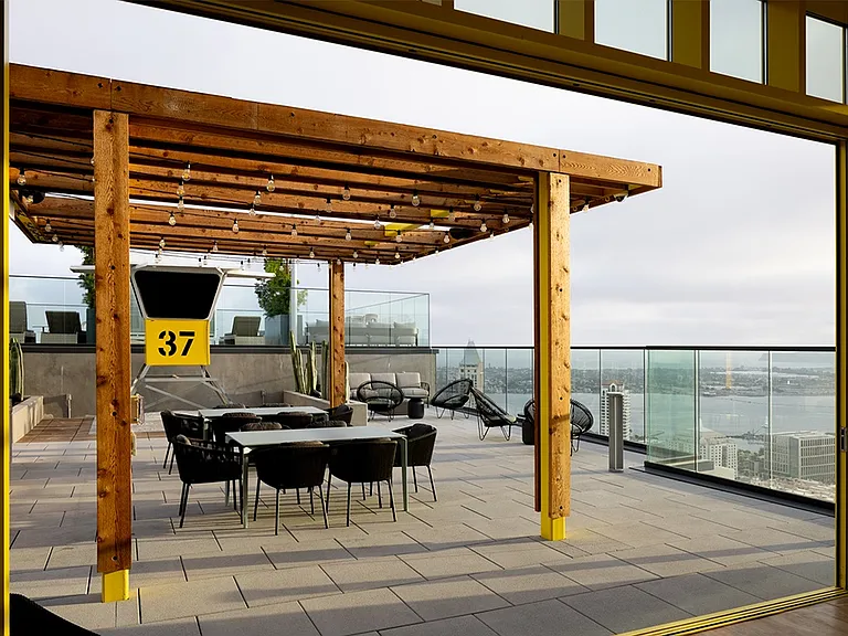 West — Photo 87