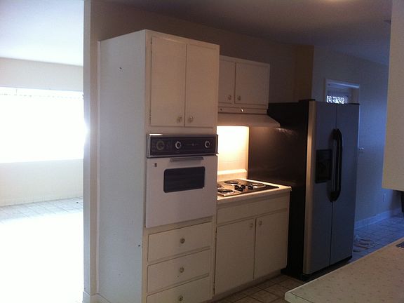 Kitchen to Living Rm