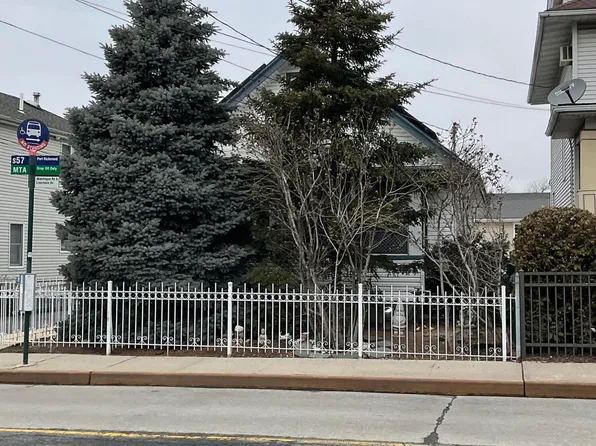 295 Watchogue Rd, Staten Island, NY 10314