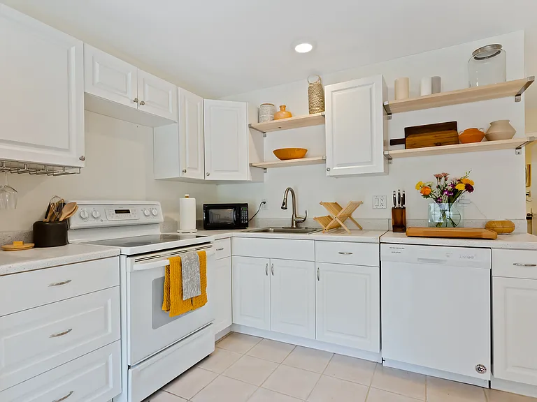 425 Edwards Dr #A — Photo 8