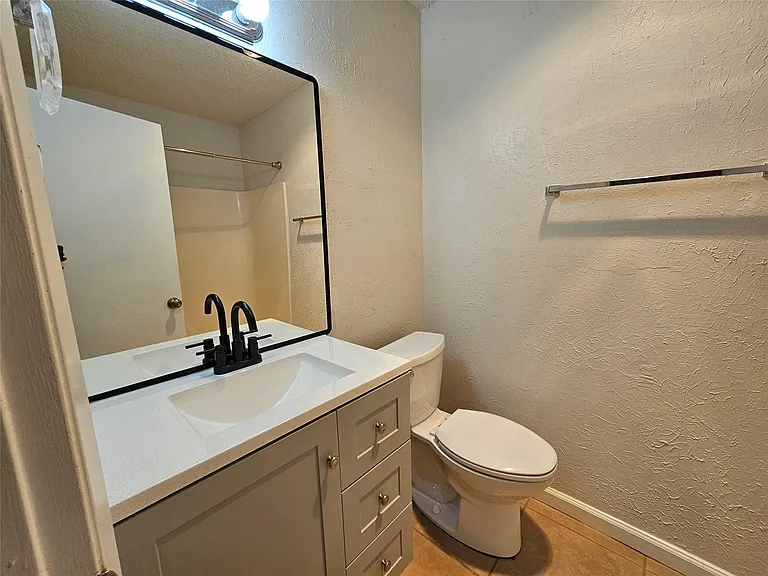 6800 Lunar Dr #B — Photo 20