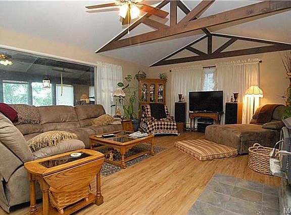 5th image of 3759 S Lakeshore Dr