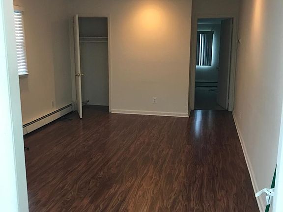 3rd image of 122 Vanderbilt Ave