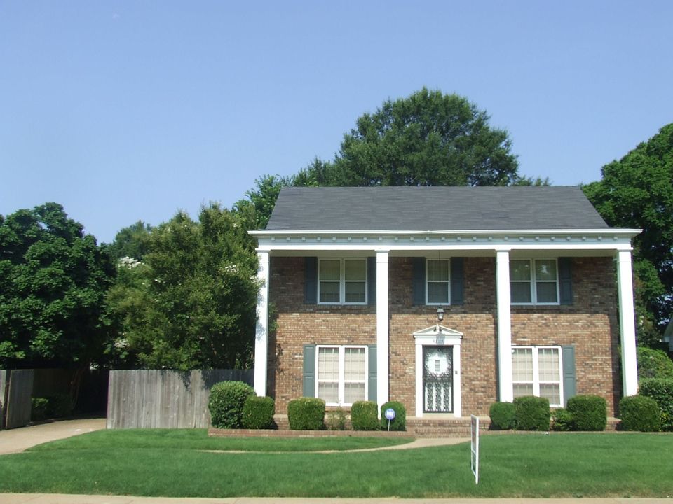 4BR/2.5BA ~ Den, Living Rm, Game Rm, Separate Dining Rm, 2 Car Carport
