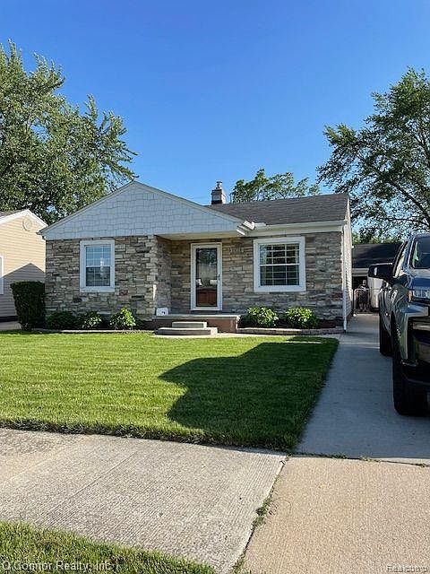 1st image of 22116 Trombly St