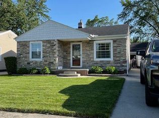 22116 Trombly St, Saint Clair Shores, MI 48080