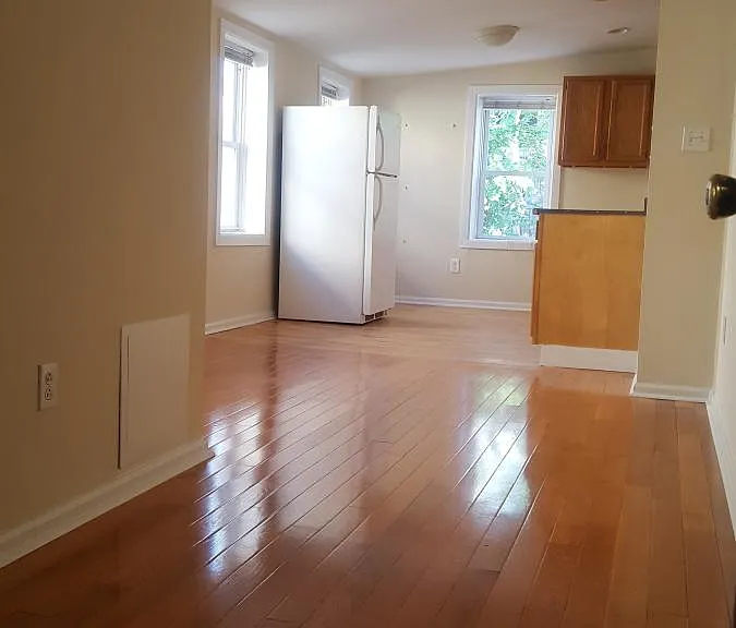 2127 Fitzwater St #3 — Photo 5