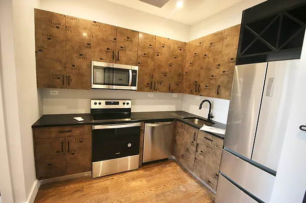 Rented by Delmark Realty LLC | media 23