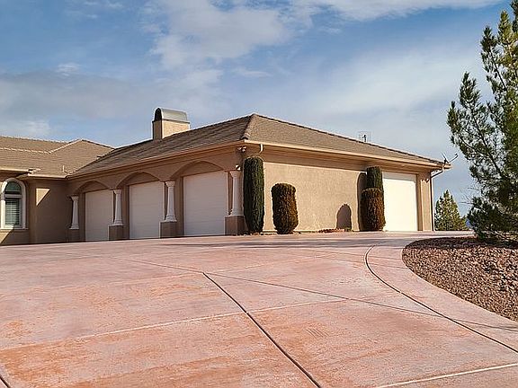 2nd image of 684 N Juniper Way