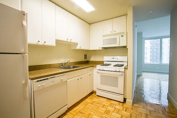 Rented by Stonehenge NYC LLC | media 5