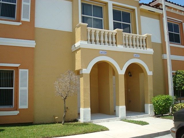 2nd image of 14039 SW 49th St
