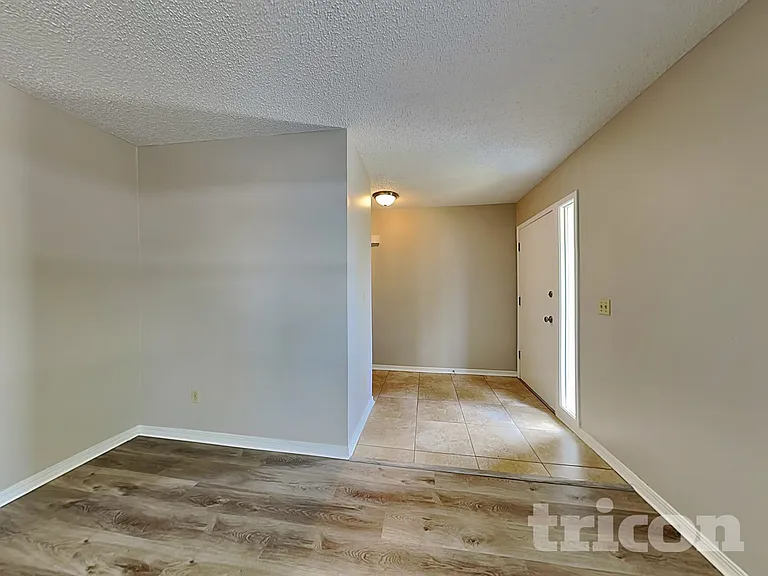 670 Roger Sherman St — Photo 19