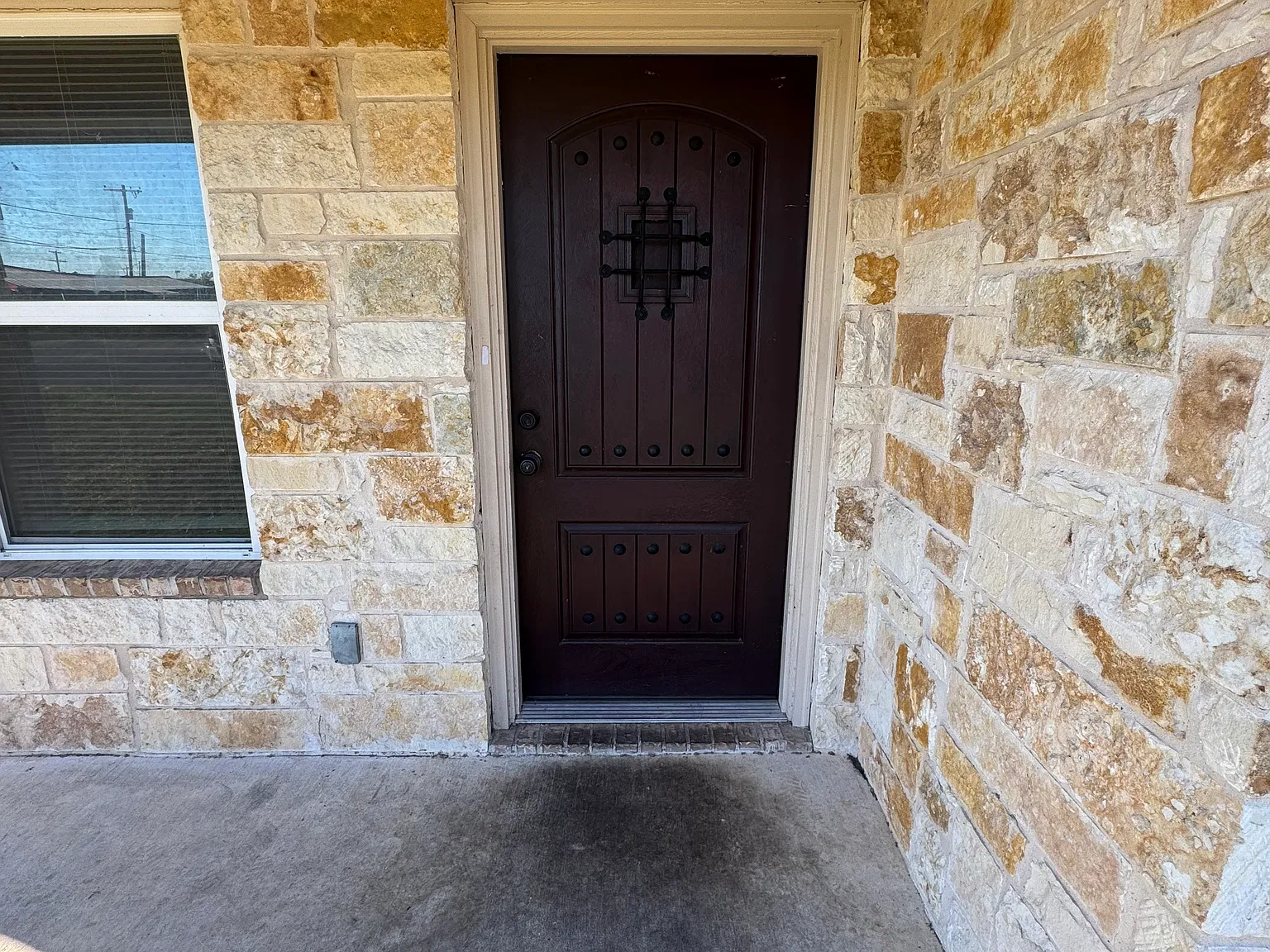 3 bed, $1,499 — Photo 2