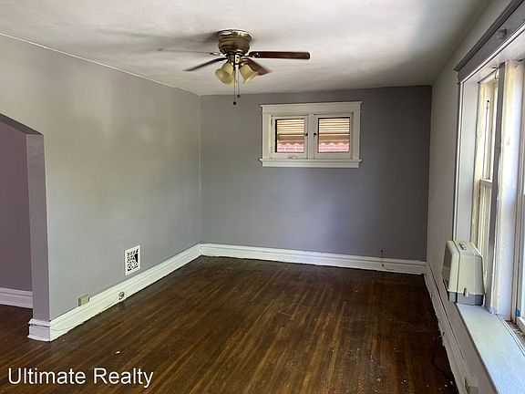 3rd image of 3332 Aubert Ave #A