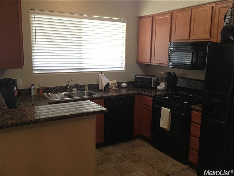 1st image of 925-900 Moon Cir #925