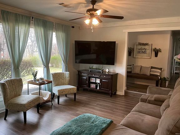 5th image of 710 W Mount Pleasant Rd