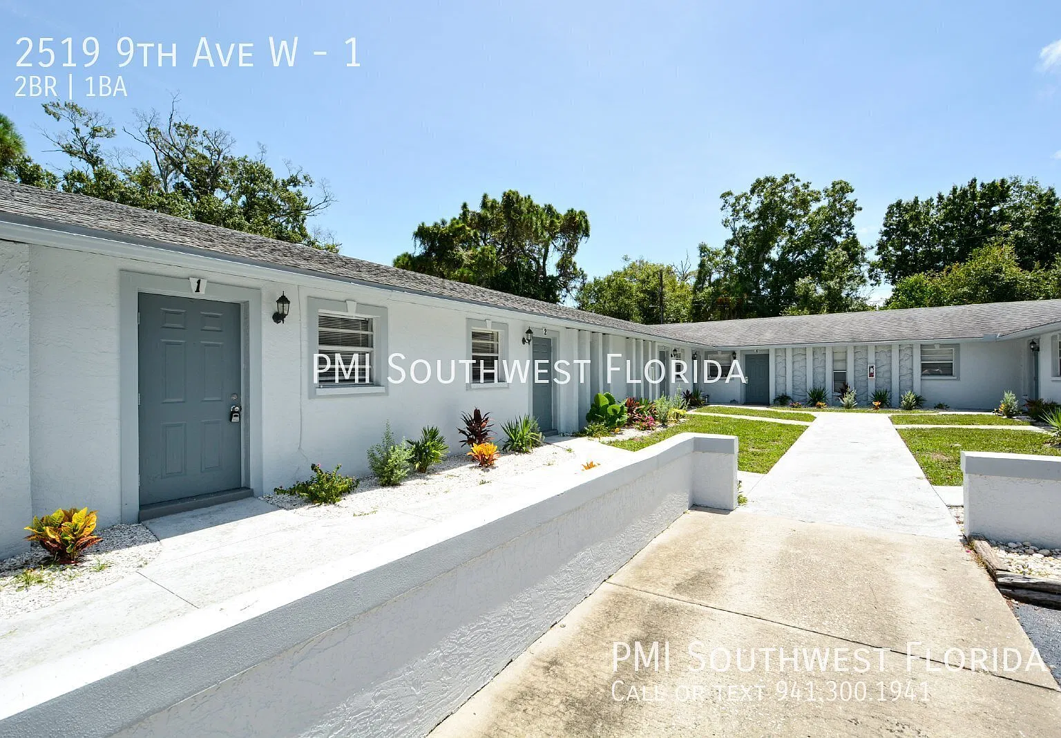 Charming 2 Bedroom Oasis in Bradenton | Cozy 700 Sq Ft Retreat on 9th Ave! — Photo 1