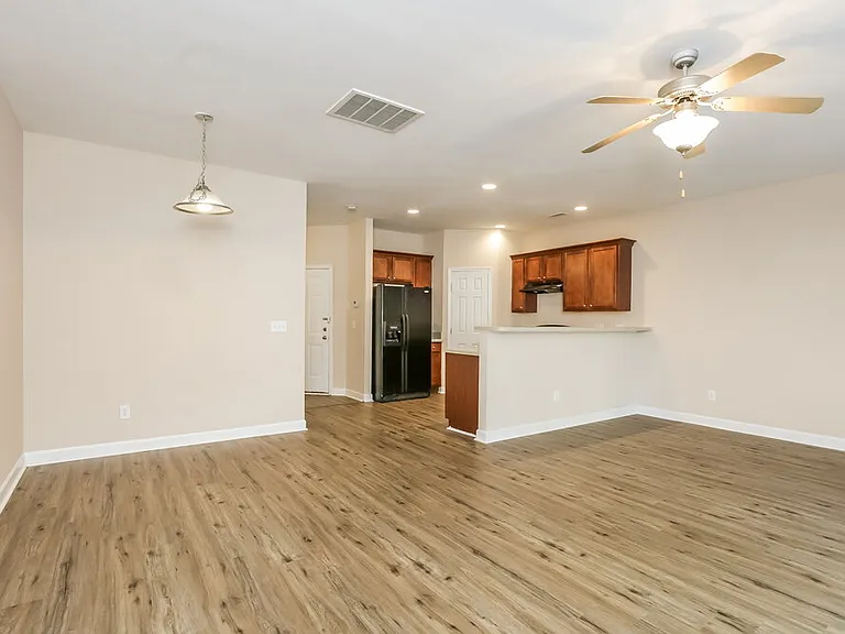 2545 Spring Oaks Way — Photo 10