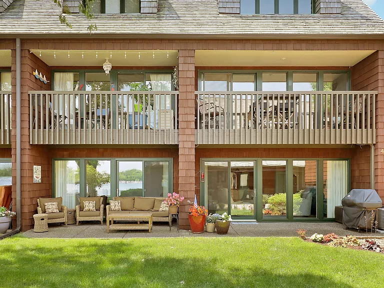 411 Lake St — Photo 32