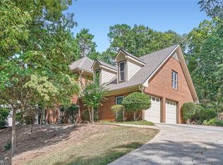 1135 Charlton Trce, Marietta, GA