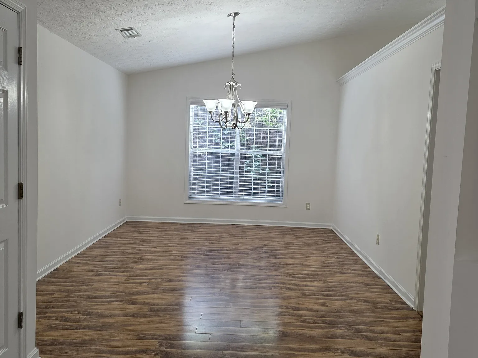 3 bed, 2.0 bath, $2,450 — Photo 3