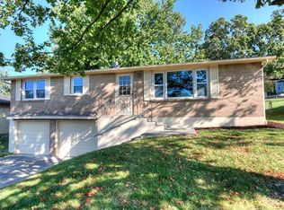 718 NE 42nd St, Kansas City, MO 64116