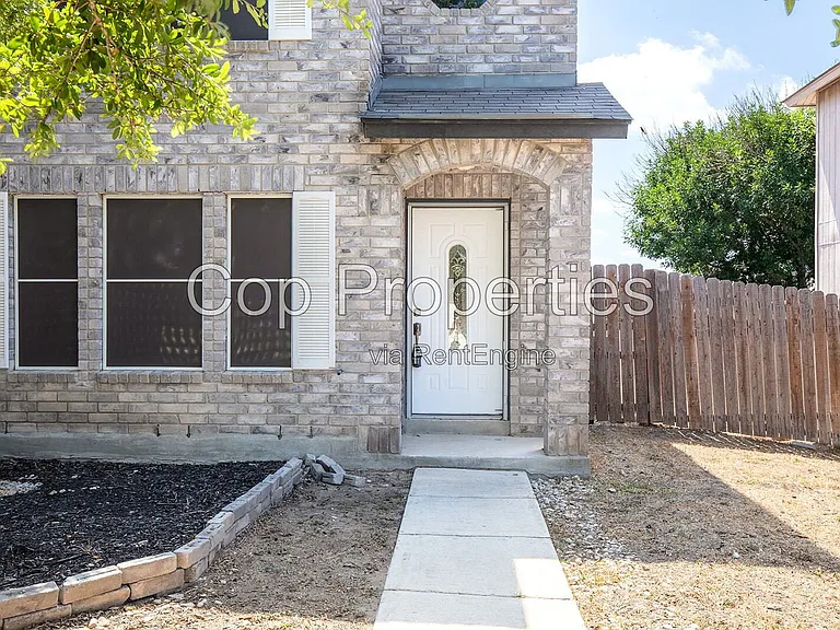 8118 Stagwood Hl — Photo 4