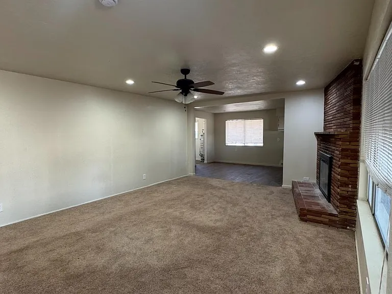 493 N Alta Ave — Photo 5