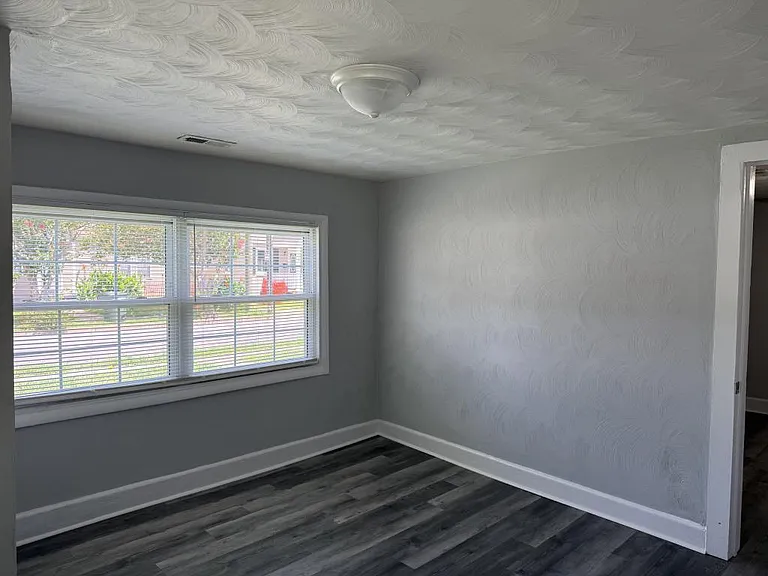 1033 Mapole Ave — Photo 7