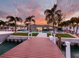 11775 4th St E, Treasure Island, FL 33706