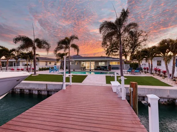 11775 4th St E, Treasure Island, FL 33706