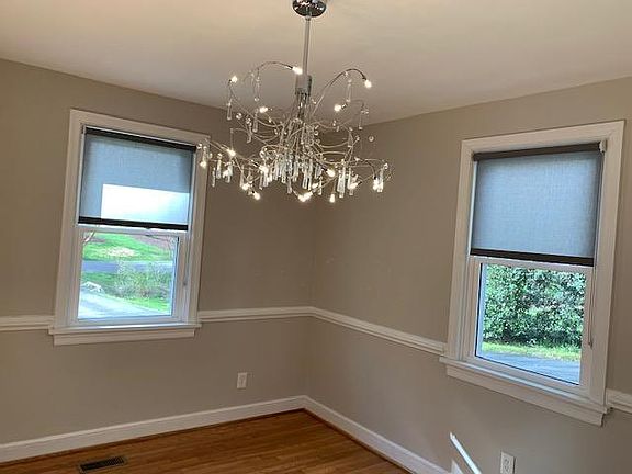 3rd image of 213 Roslyn Hills Dr