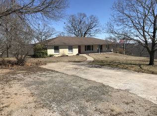 39 Crane Ln, Reeds Spring, MO 65737