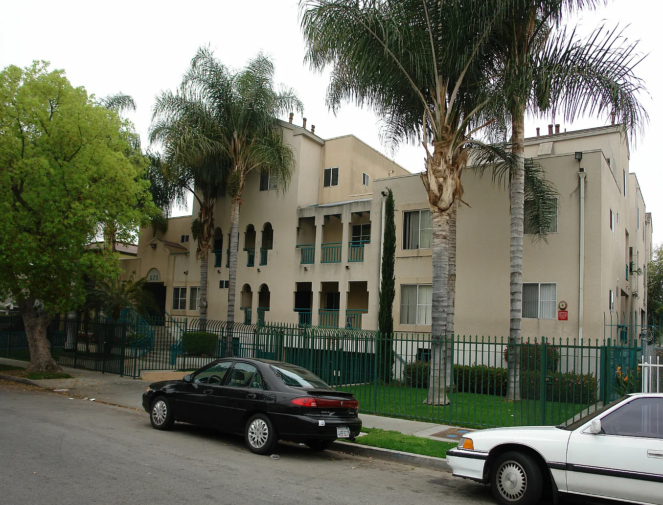 1 bed, 1.0 bath, $982 — Photo 1