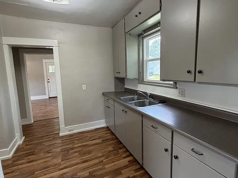 521 Garfield Ave — Photo 18