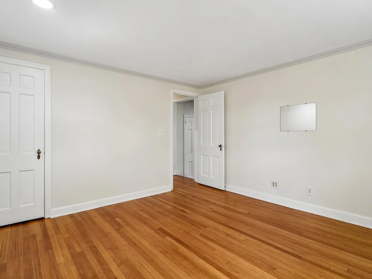 47 Rose Ave — Photo 14