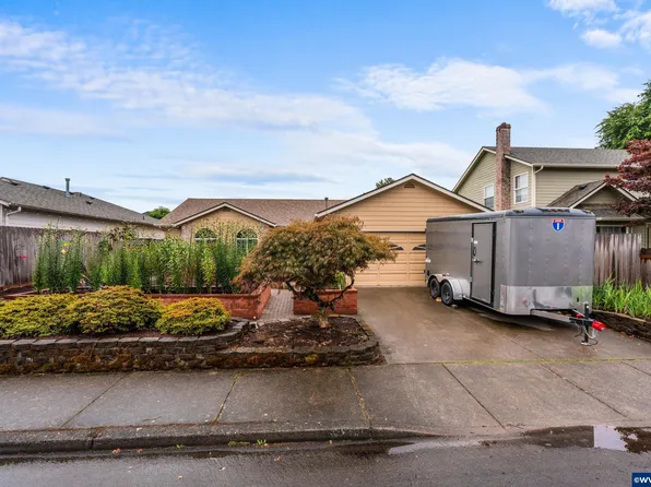 4802 Fuhrer Ct NE, Salem, OR 97305