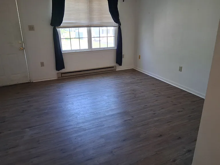 413 N Western Ave — Photo 9