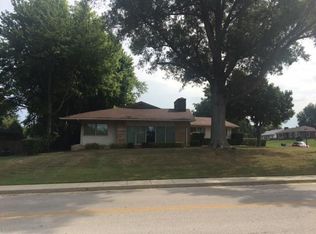3805 Hillcrest Dr, Owensboro, KY 42303