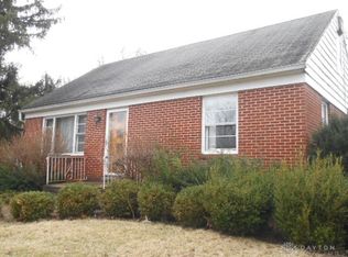 1353 Ridgeway Dr, Springfield, OH 45506