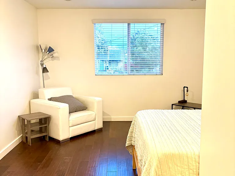 337 N Dillon St — Photo 9