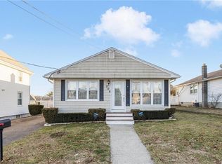 206 Toledo Ave, Pawtucket, RI 02860