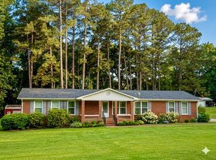 1181 Country Club Dr, Union Point, GA 30669