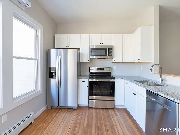 343 Main St — Photo 2