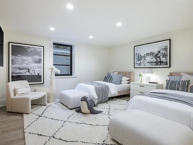 19 Sagg Pond Ct — Photo 31