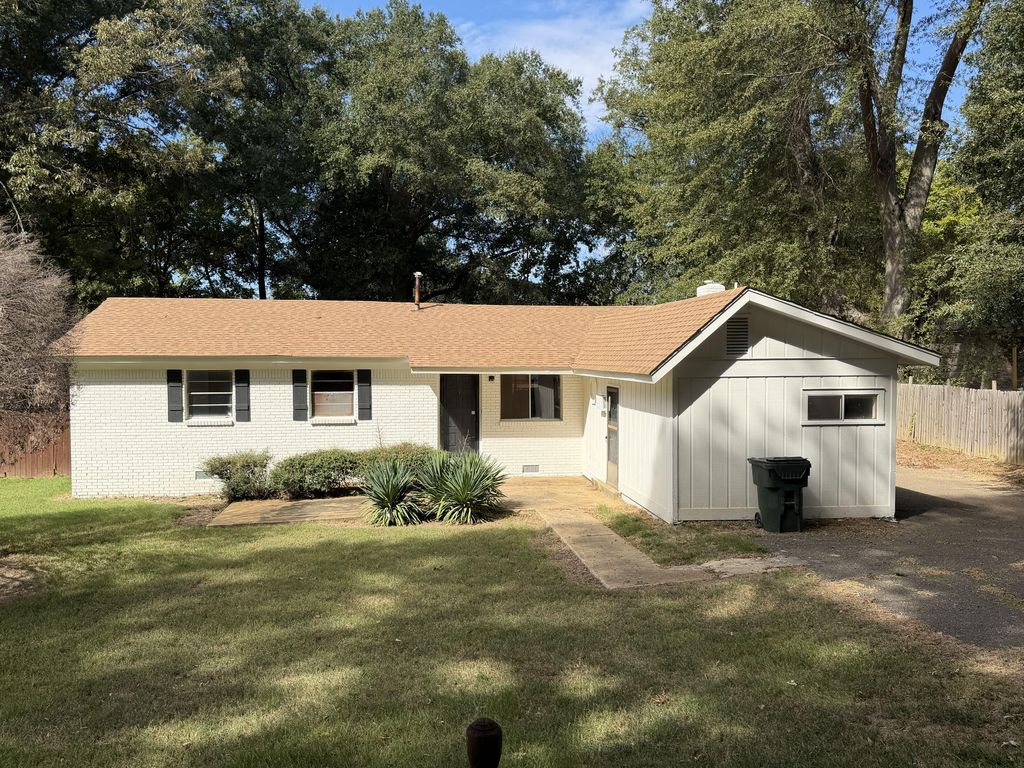 631 Parkway St - Property Image